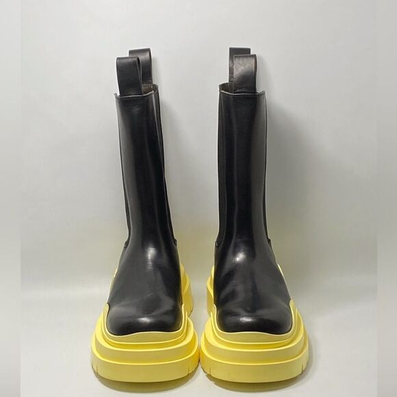 Bottega Veneta Contrast-Sole Leather Tire Chelsea Boots size 38 - Picture 2 of 11